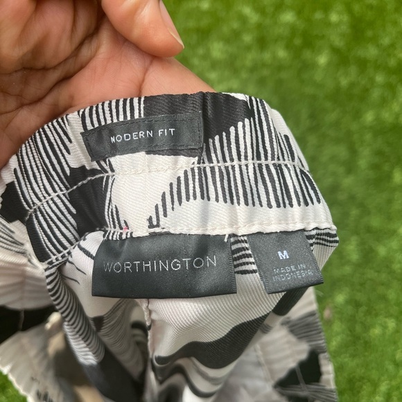 Women’s black & white size Medium modern fit pants by Worthington 100% polyester - Picture 5 of 5